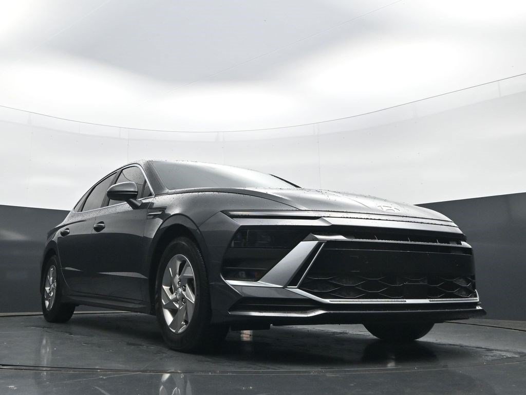 Used 2025 Hyundai Sonata SE FWD image 28