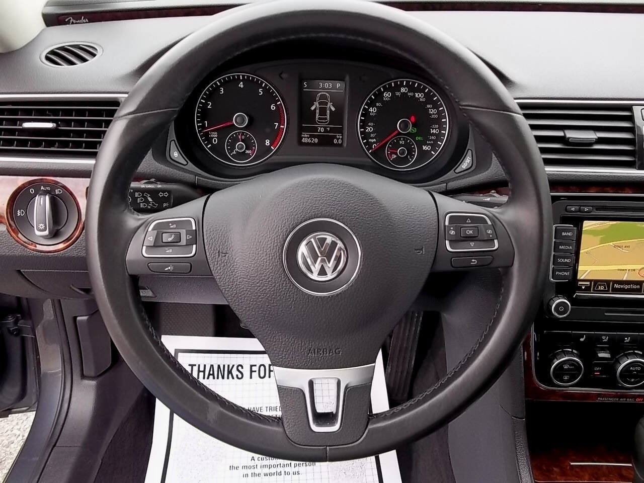 Used 2012 Volkswagen Passat 2.5 SEL FWD image 18