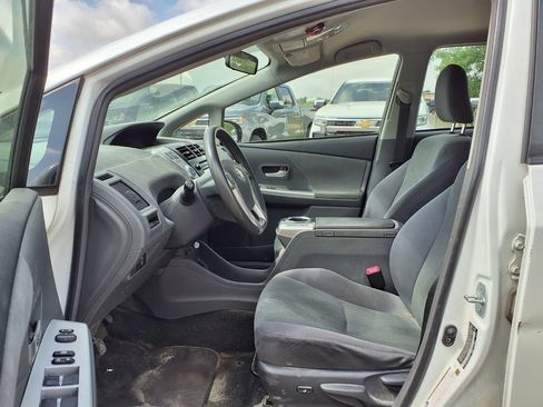 Used 2014 Toyota Prius V Three FWD image 13