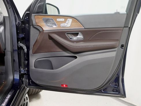 Used 2020 Mercedes-Benz GLS 580 4MATIC image 40