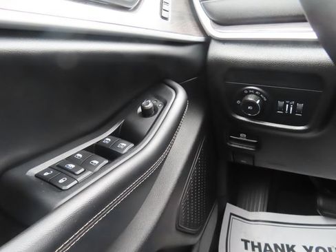 Used 2023 Jeep Grand Cherokee Limited AWD/4WD image 36