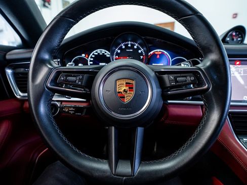 Used 2021 Porsche Panamera 4 image 40