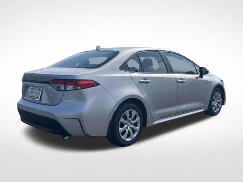 Used 2026 Toyota Corolla LE FWD image 7