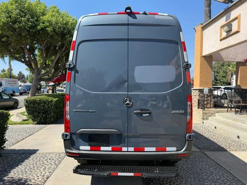 Used 2019 Mercedes-Benz Sprinter 144 image 6