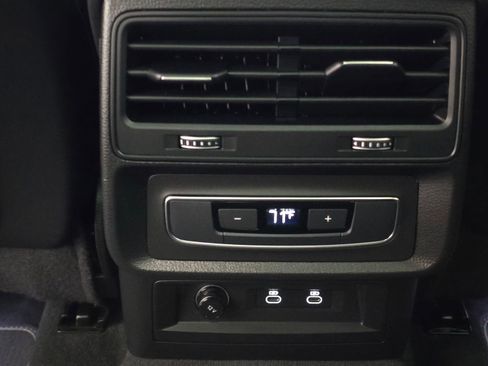 Used 2025 Audi Q7 3.0T Premium Plus image 18