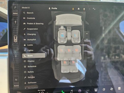 Used 2023 Tesla Model X image 47