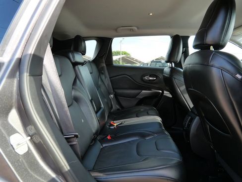 Used 2020 Jeep Cherokee Limited AWD/4WD image 14
