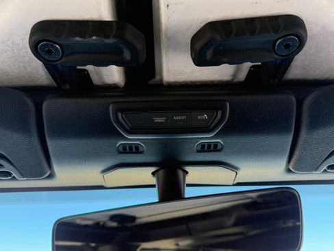 Used 2020 Jeep Wrangler Unlimited Sahara image 16