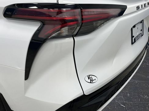 Used 2024 Toyota Sienna XSE image 36