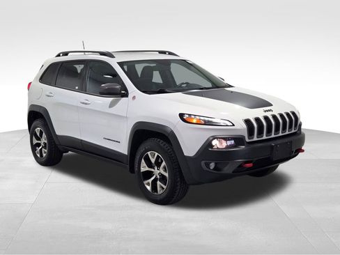 Used 2016 Jeep Cherokee Trailhawk w/ Cold Weather Group image 3