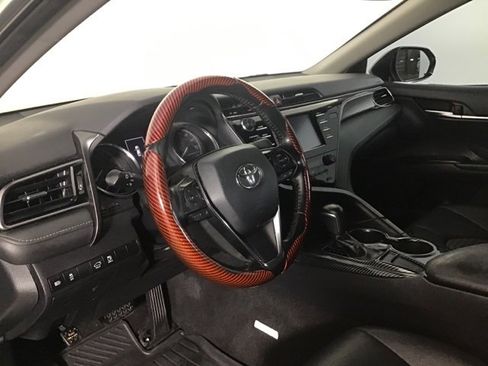 Used 2019 Toyota Camry SE w/ Convenience Package image 7