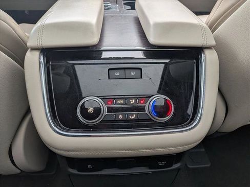 Used 2020 Lincoln Navigator Reserve w/ Luxury Package image 18