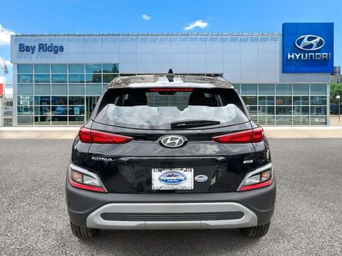 Used 2023 Hyundai Kona SE image 4