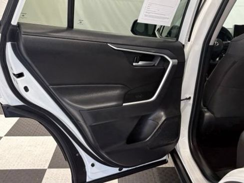 Used 2025 Toyota RAV4 XLE FWD image 18