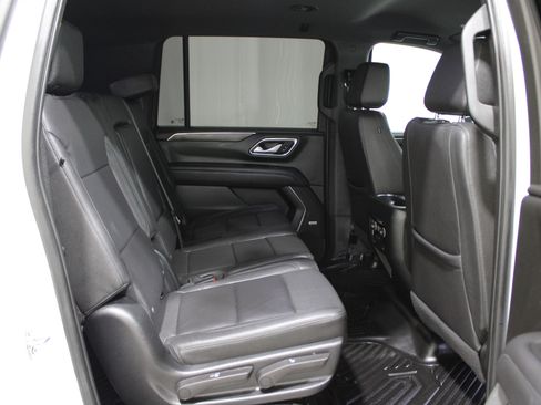 Used 2023 Chevrolet Suburban Z71 image 31