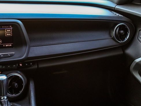 Used 2019 Chevrolet Camaro LT w/ RS Package image 15