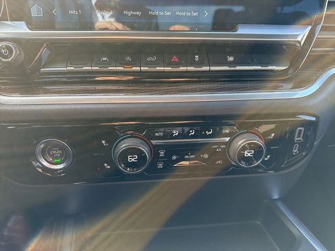 Used 2022 Chevrolet Silverado 1500 LT image 20