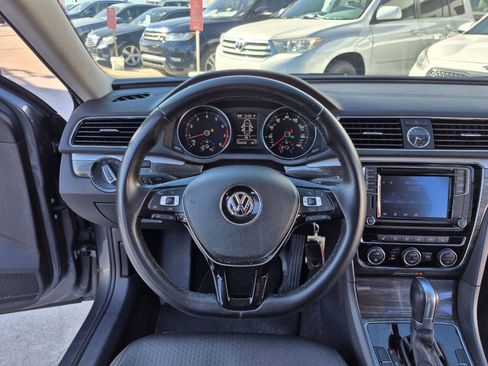 Used 2016 Volkswagen Passat 1.8T SE image 21