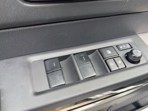 Used 2023 Toyota Tundra Limited image 12