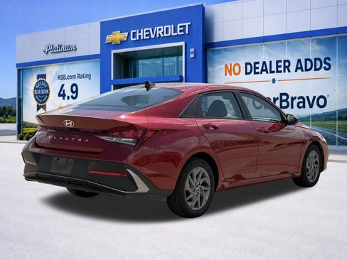 Used 2024 Hyundai Elantra SEL FWD image 7