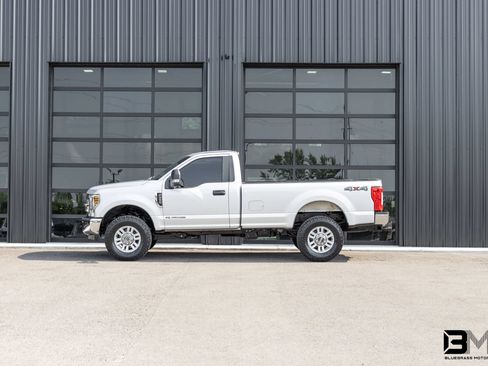 Used 2018 Ford F250 XL w/ Power Equipment Group AWD/4WD image 1
