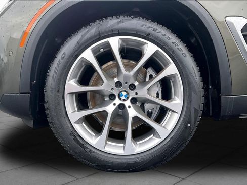New 2026 BMW X5 xDrive40i w/ Off-Road Package AWD/4WD image 11