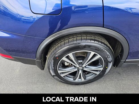 Used 2020 Nissan Rogue SV w/ Premium Package image 12