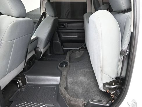 Used 2018 RAM 1500 Express RWD image 16