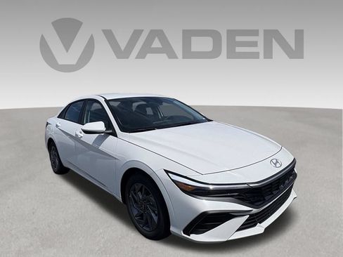 New 2026 Hyundai Elantra Hybrid FWD image 5