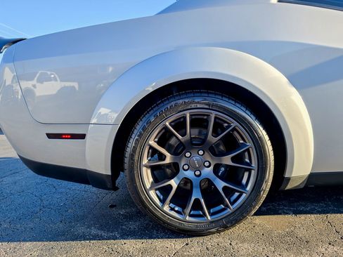 Used 2020 Dodge Challenger SRT Hellcat Redeye image 9