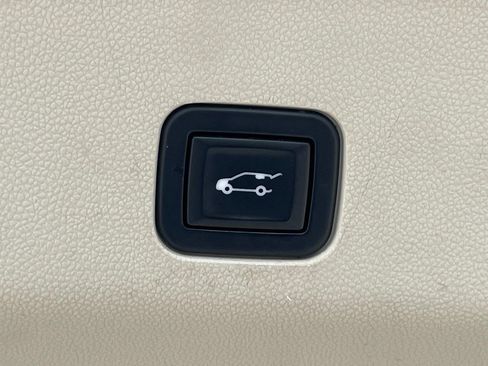 Used 2021 Cadillac Escalade ESV Sport Platinum image 13