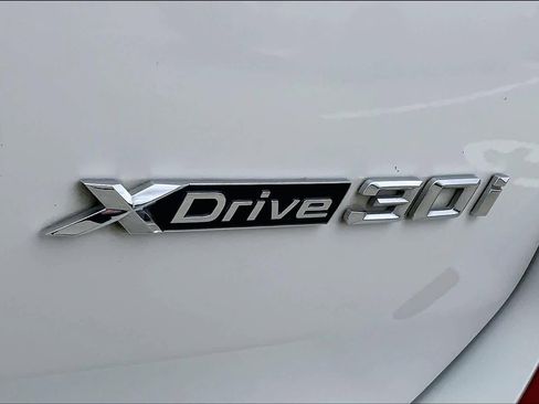 Used 2019 BMW X3 xDrive30i w/ Premium Package image 9