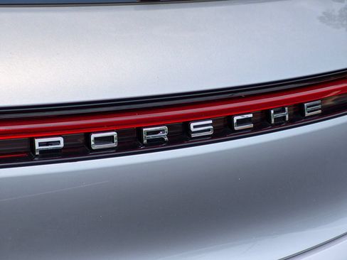 Certified 2026 Porsche Macan AWD/4WD image 29