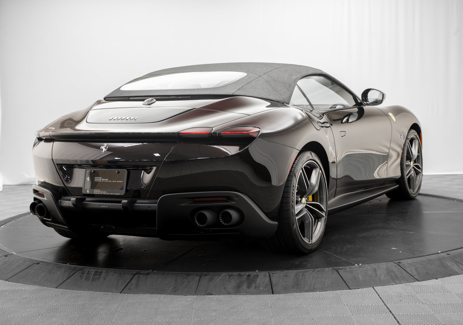 Used 2026 Ferrari Roma Spider RWD image 14