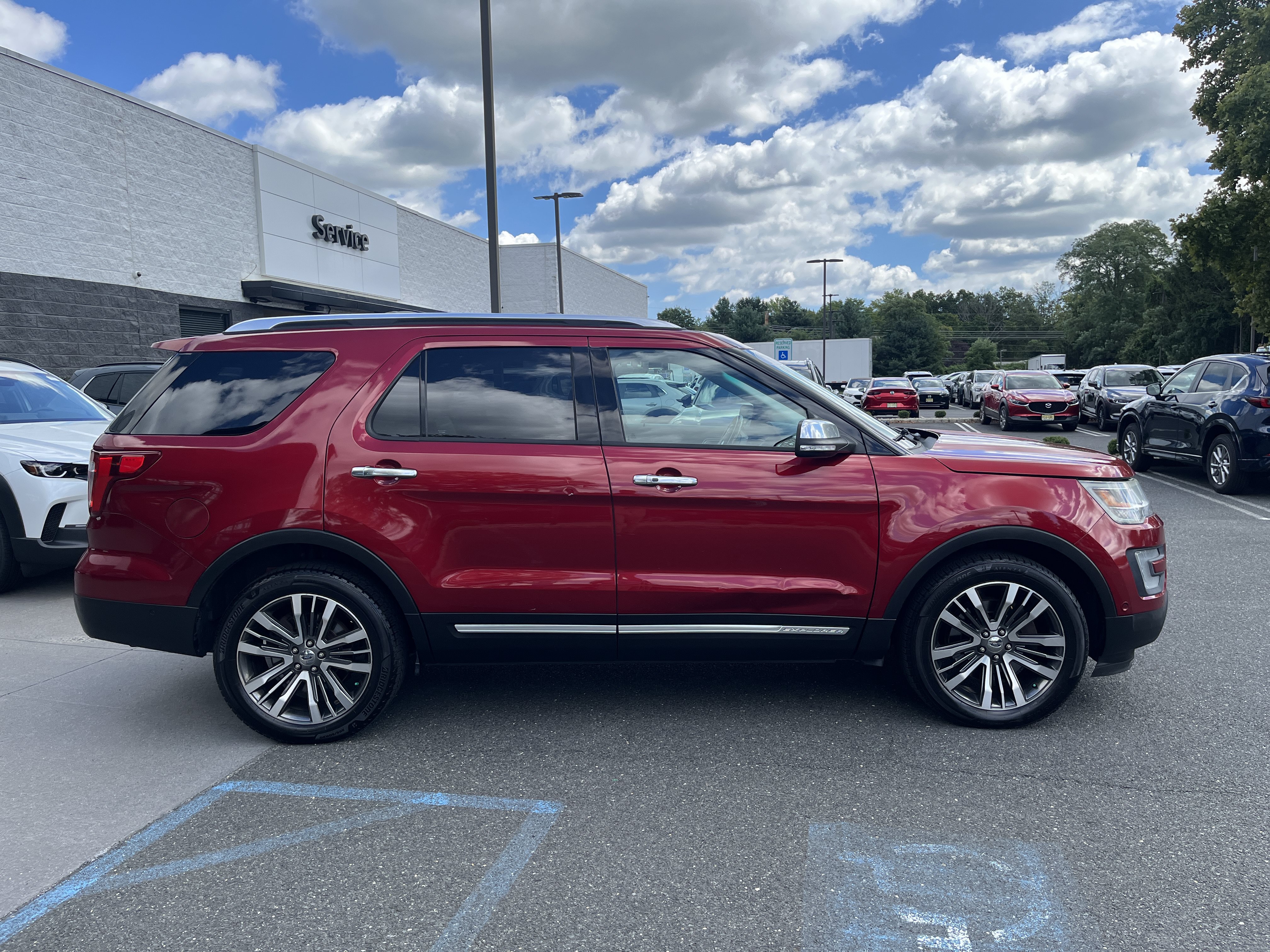 Used 2016 Ford Explorer Platinum AWD/4WD image 6