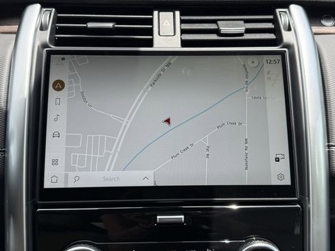 New 2025 Land Rover Discovery Dynamic SE image 28