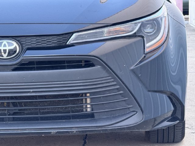 Used 2025 Toyota Corolla LE FWD image 9
