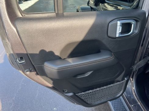 Used 2021 Jeep Wrangler Unlimited Sahara image 10
