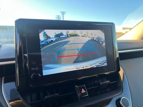 Used 2025 Toyota Corolla LE image 17