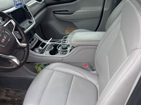 Used 2023 GMC Acadia SLT w/ LPO, Floor Liner Package image 4