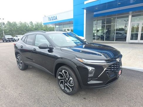 New 2026 Chevrolet Trax RS w/ Sunroof Package FWD image 1