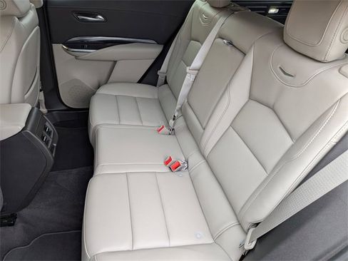 Certified 2023 Cadillac XT4 Luxury w/ Cold Weather Package image 20