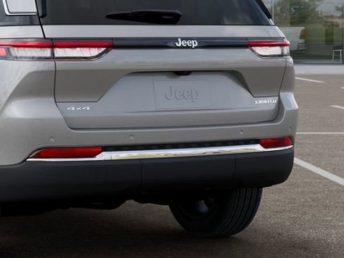 New 2025 Jeep Grand Cherokee Limited w/ Luxury Tech Group II AWD/4WD image 13