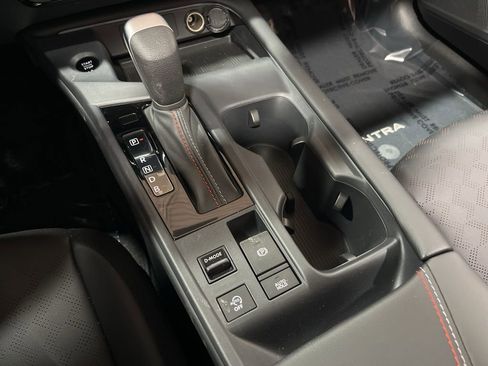 New 2026 Nissan Sentra SR w/ SR Premium Package FWD image 33