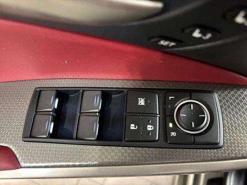 Used 2018 Lexus IS 350 image 9