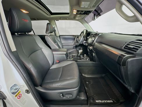 Used 2019 Toyota 4Runner TRD Off-Road Premium image 31