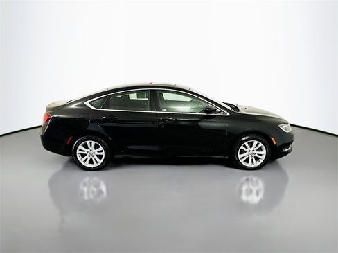 Used 2015 Chrysler 200 Limited image 8