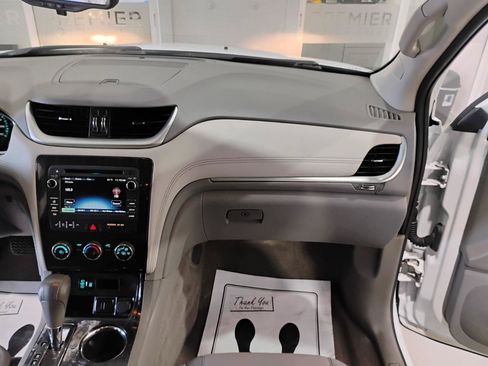 Used 2017 Chevrolet Traverse LT FWD image 71