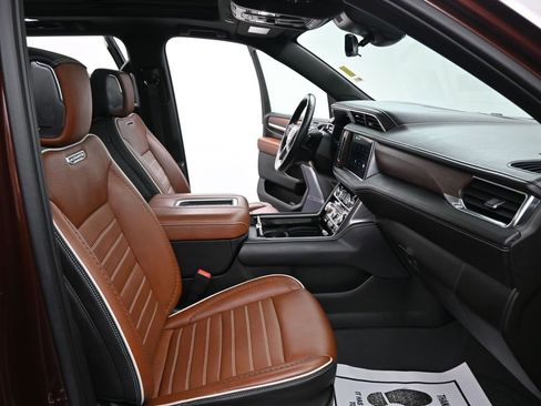 Used 2023 GMC Yukon XL Denali Ultimate image 25