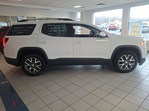 Certified 2023 GMC Acadia SLE w/ Driver Convenience Package image 6